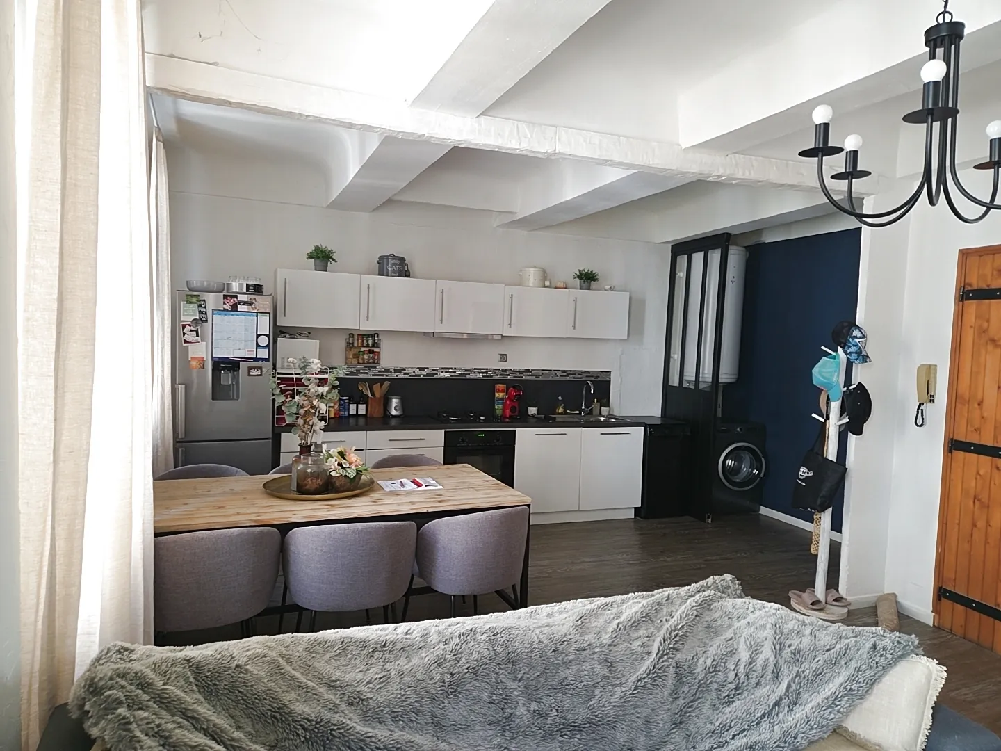 Appartement 2 chambres à vendre à Sollies-Pont, centre-ville, prêt pour rénovation 