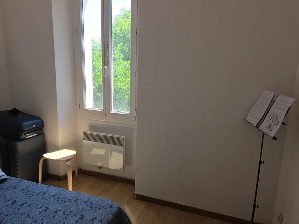 Appartement 2 chambres à vendre à Sollies-Pont, centre-ville, prêt pour rénovation 