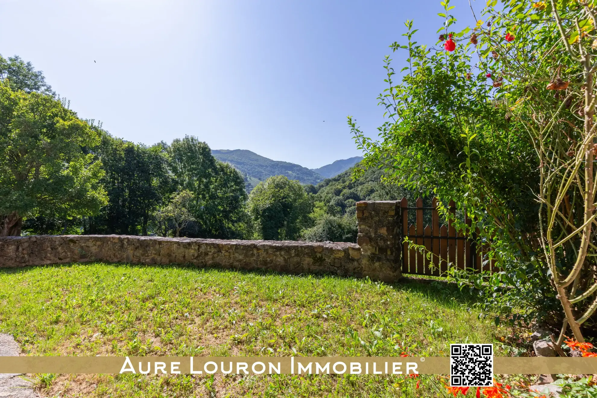 Maison pyrénéenne de 125 m² avec dépendances à Reboucs, idéal investissement 