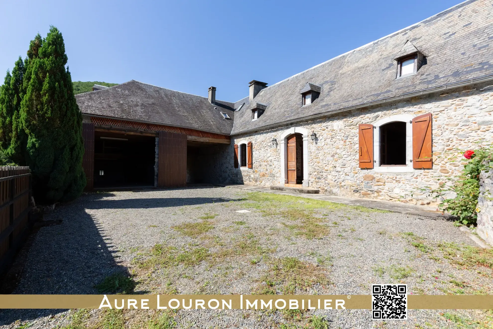 Maison pyrénéenne de 125 m² avec dépendances à Reboucs, idéal investissement 