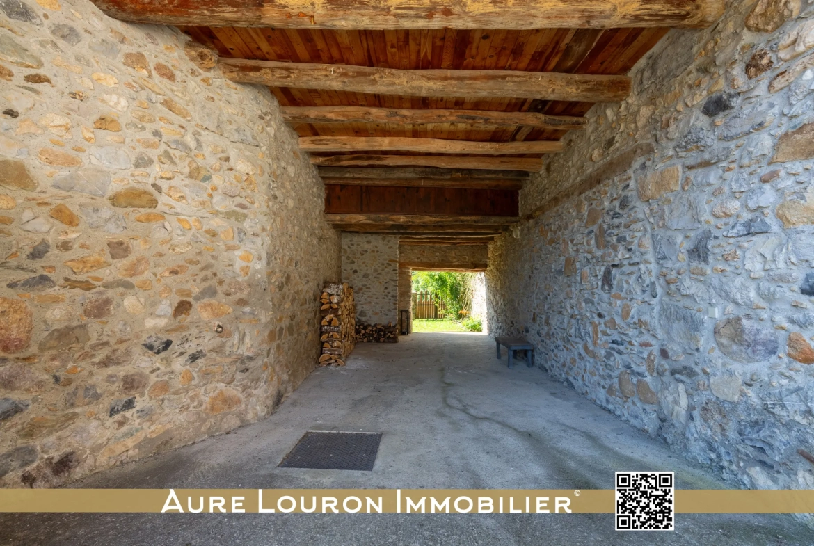 Maison pyrénéenne de 125 m² avec dépendances à Reboucs, idéal investissement 