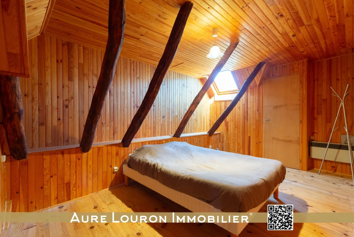 Maison pyrénéenne de 125 m² avec dépendances à Reboucs, idéal investissement 