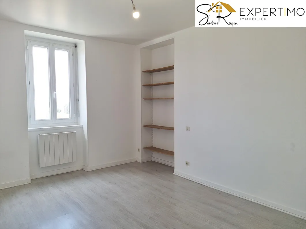 Maison avec deux appartements et dépendances à Saint Eloy-les-Mines 