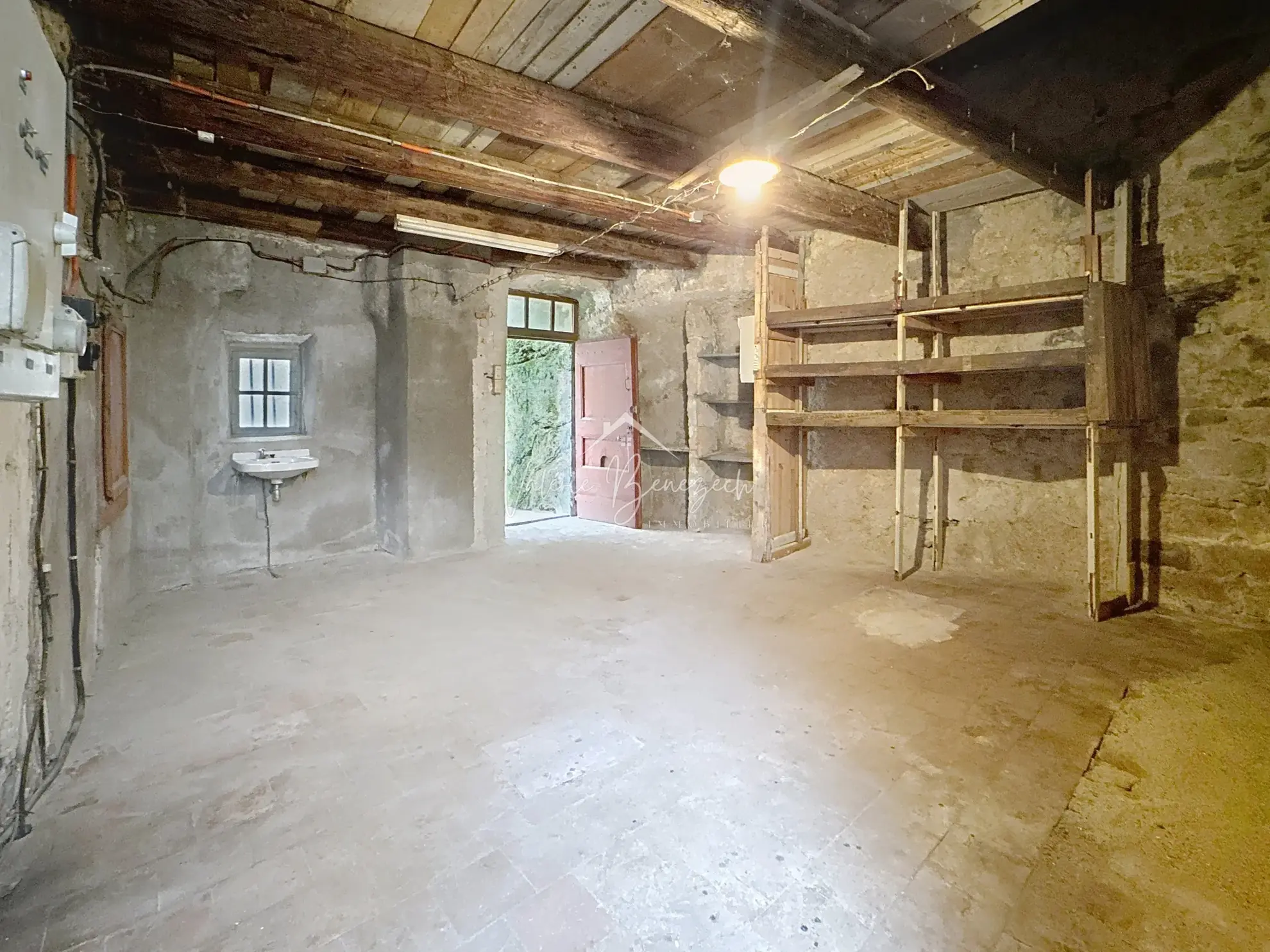 Maison de village T3 à Creissels avec garage, atelier et combles aménageables 