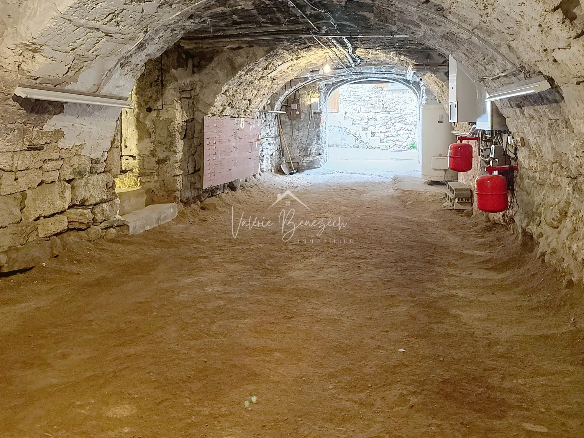 Maison de village T3 à Creissels avec garage, atelier et combles aménageables 
