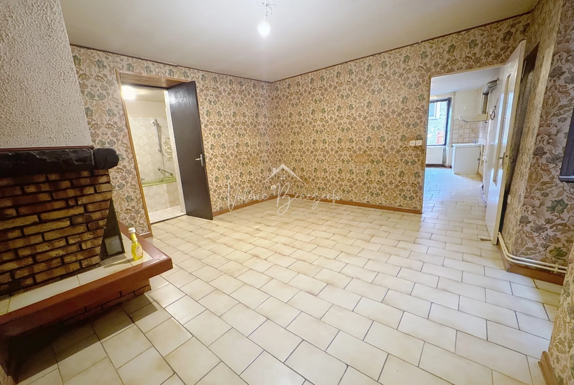Maison de village T3 à Creissels avec garage, atelier et combles aménageables 