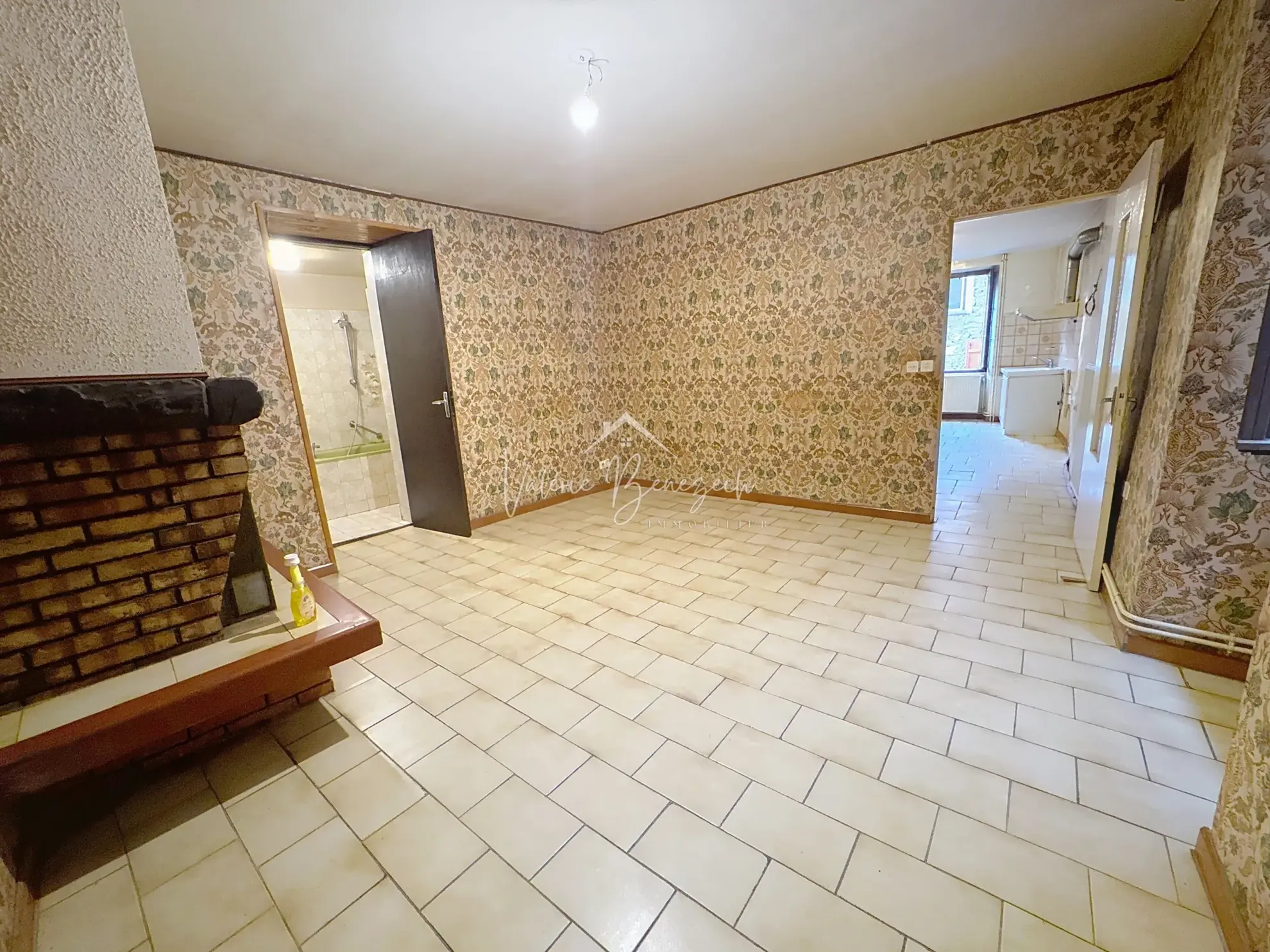 Maison de village T3 à Creissels avec garage, atelier et combles aménageables 