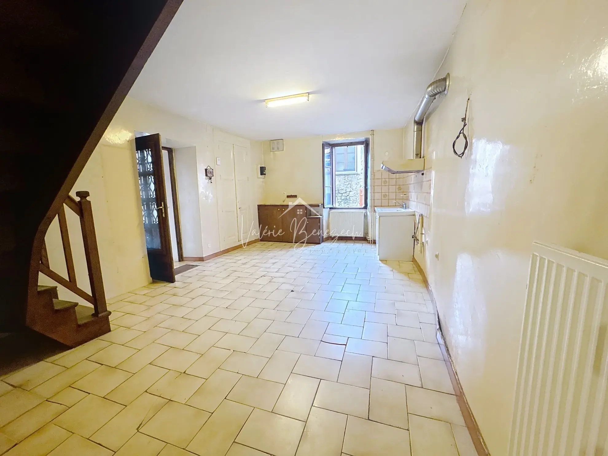 Maison de village T3 à Creissels avec garage, atelier et combles aménageables 
