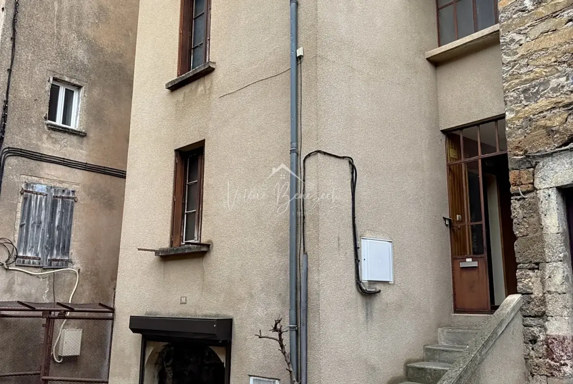 Maison de village T3 à Creissels avec garage, atelier et combles aménageables 