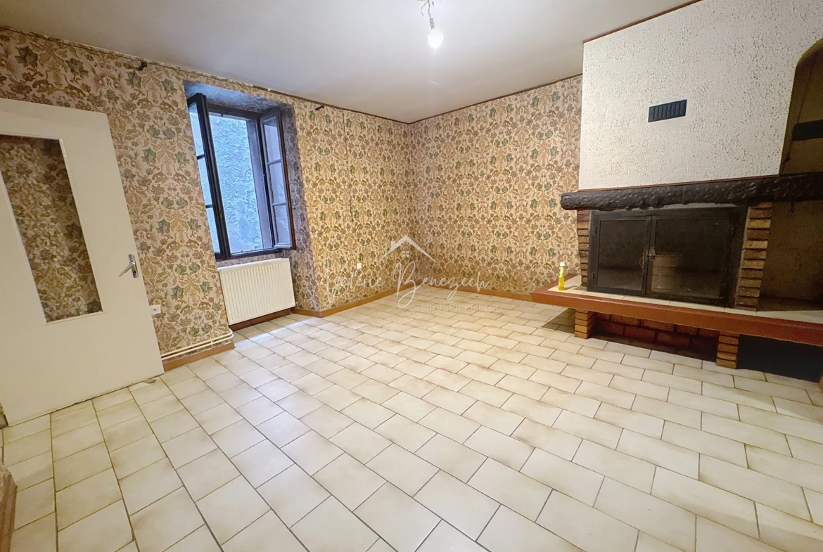 Maison de village T3 à Creissels avec garage, atelier et combles aménageables 