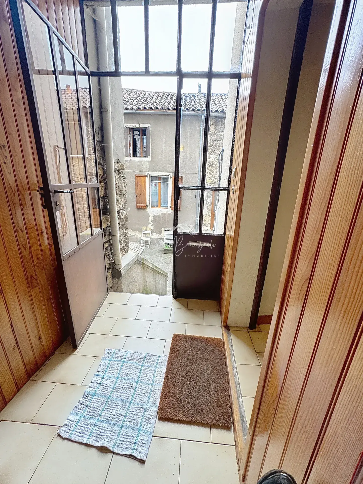 Maison de village T3 à Creissels avec garage, atelier et combles aménageables 