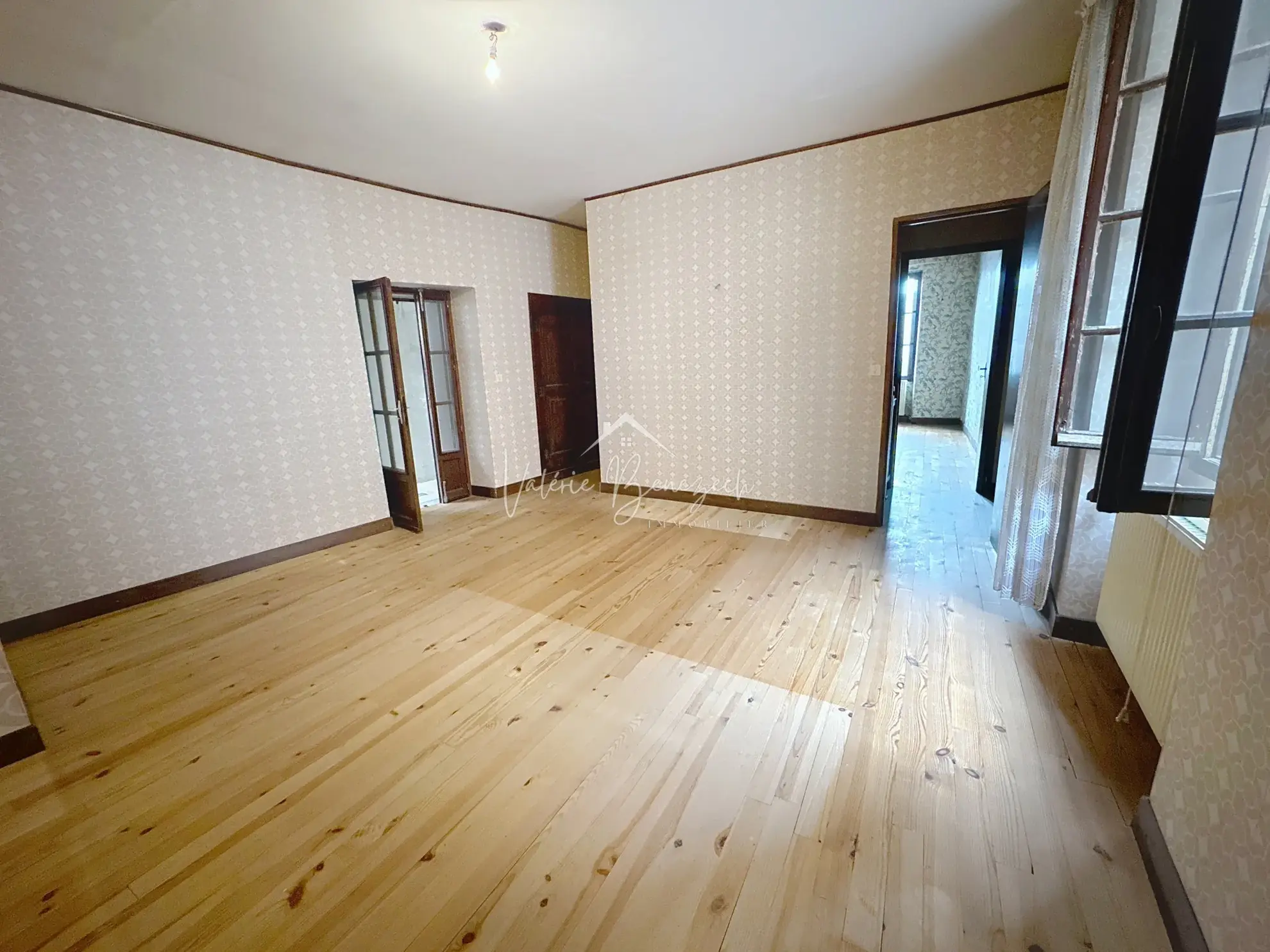 Maison de village T3 à Creissels avec garage, atelier et combles aménageables 