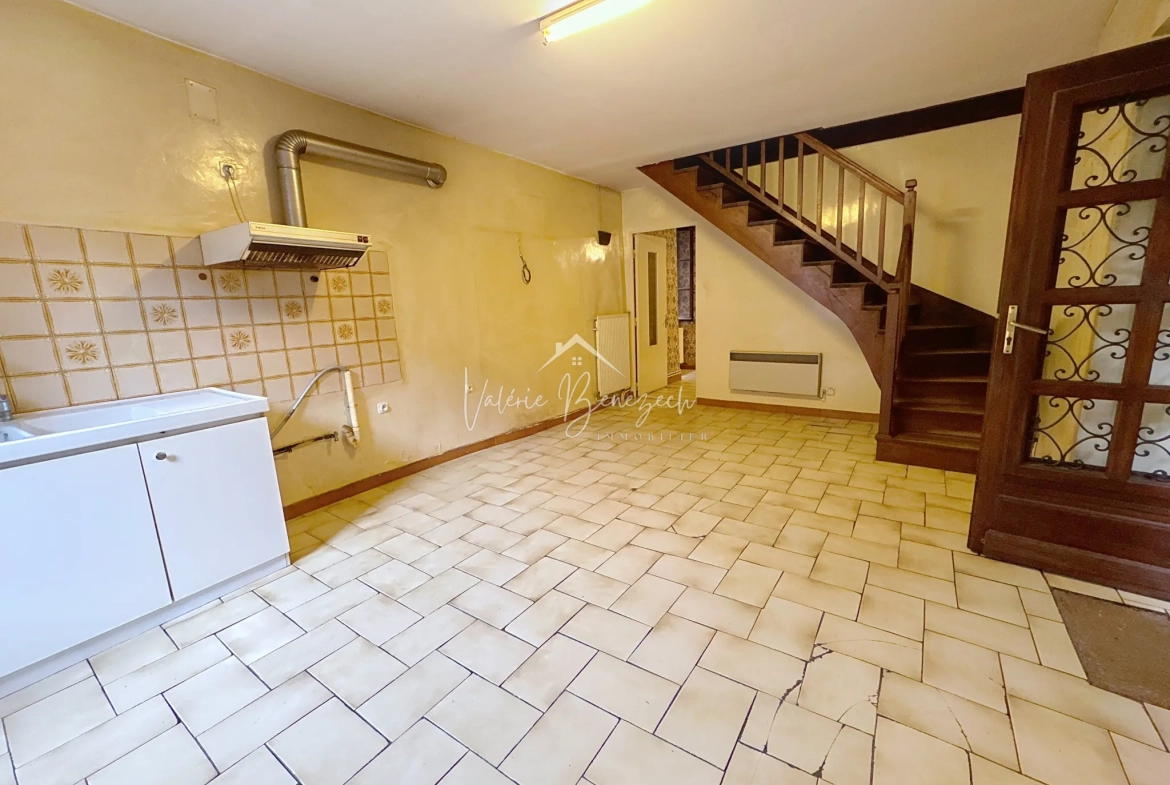 Maison de village T3 à Creissels avec garage, atelier et combles aménageables 