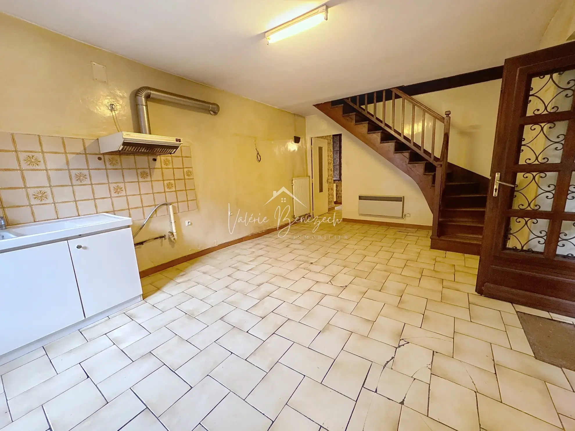 Maison de village T3 à Creissels avec garage, atelier et combles aménageables 