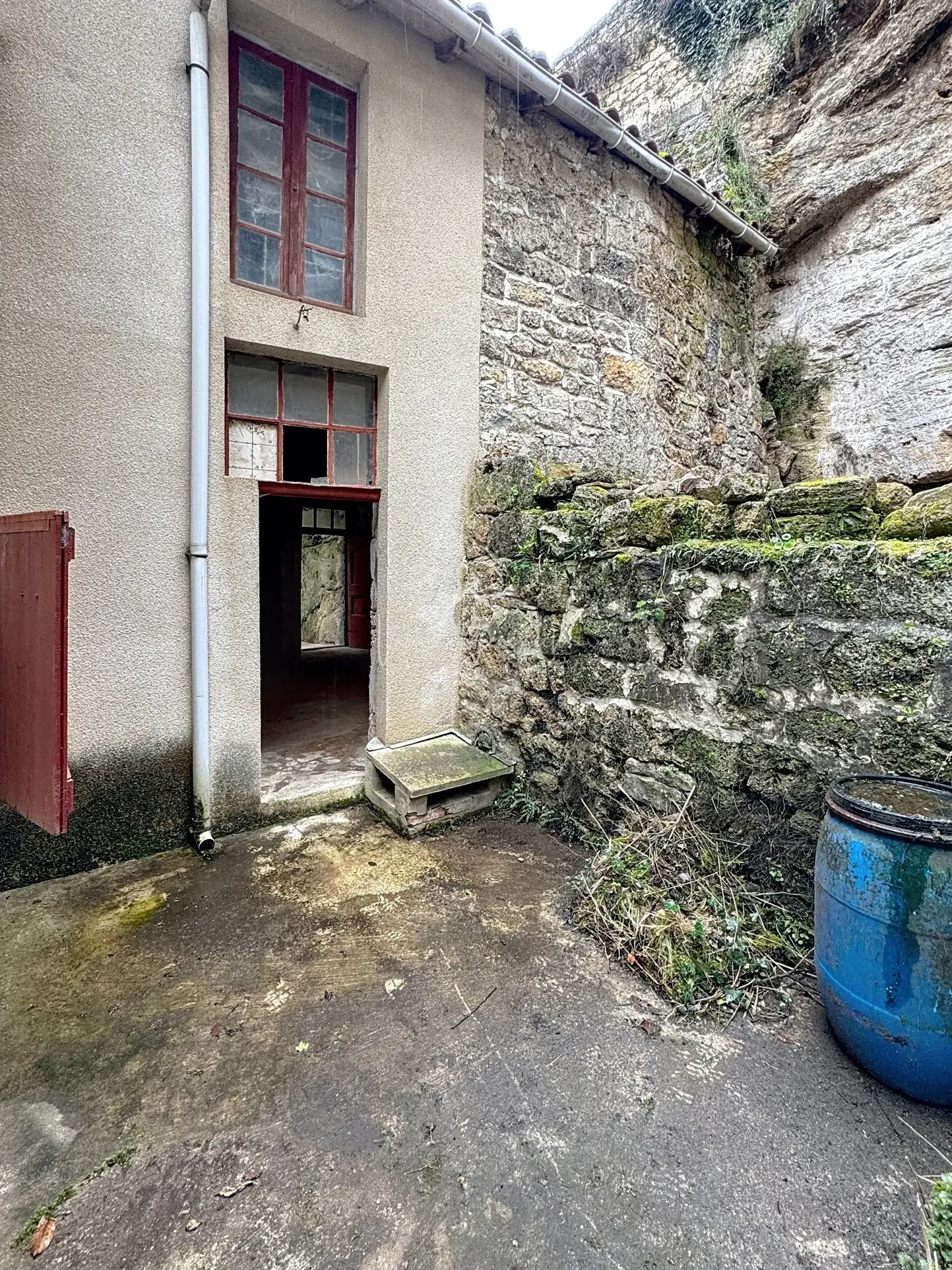 Maison de village T3 à Creissels avec garage, atelier et combles aménageables 