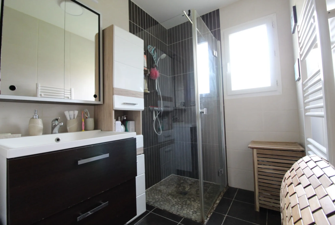 Maison de plain-pied à Saint-Affrique de 108 m² avec terrain de 850 m² 