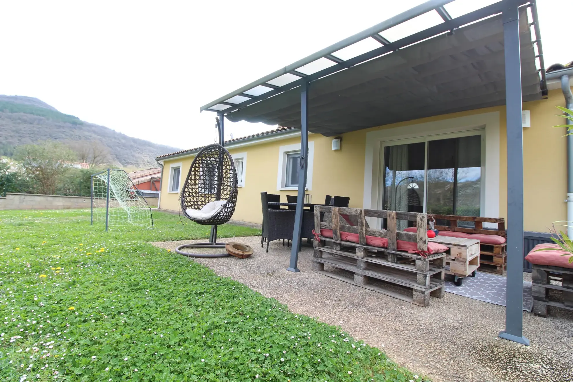 Maison de plain-pied à Saint-Affrique de 108 m² avec terrain de 850 m² 