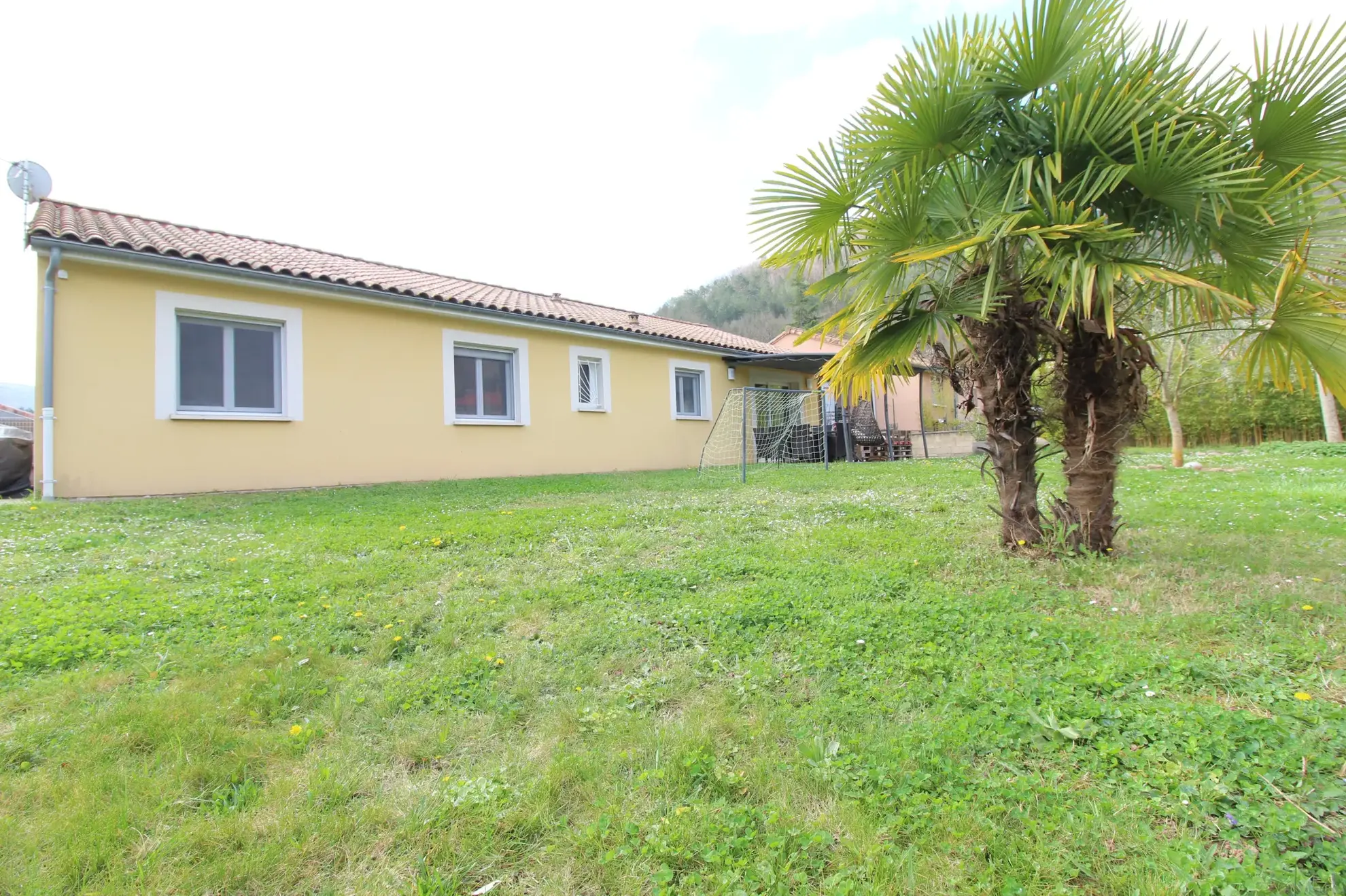 Maison de plain-pied à Saint-Affrique de 108 m² avec terrain de 850 m² 
