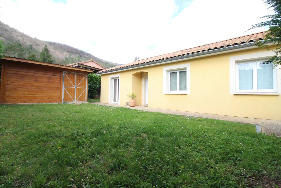 Maison de plain-pied à Saint-Affrique de 108 m² avec terrain de 850 m² 