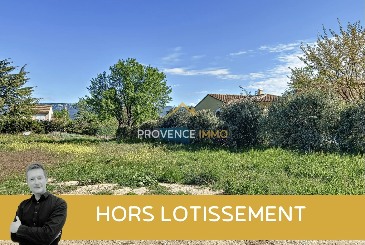 Terrain constructible de 639 m² à Charleval avec vue sur le Luberon 