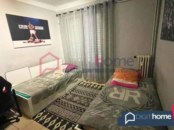 Appartement lumineux de 82 m² à Toulon avec balcon et cave 