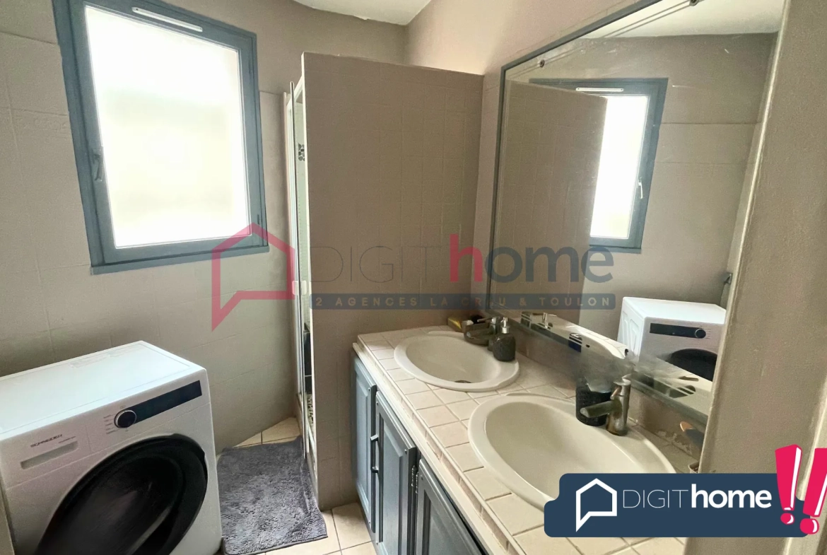 Appartement lumineux de 82 m² à Toulon avec balcon et cave 