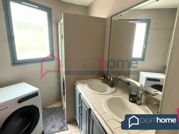 Appartement lumineux de 82 m² à Toulon avec balcon et cave 