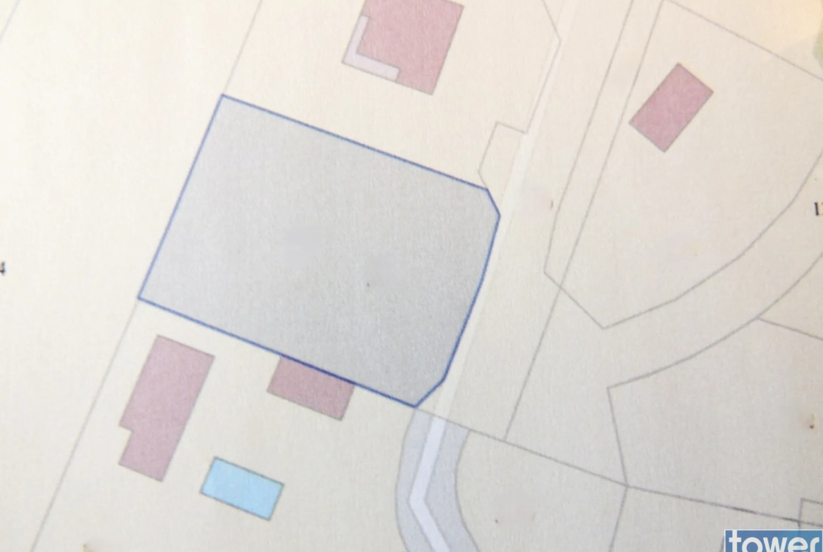 Terrain constructible de 1359 m² à Monteils - Vue dégagée et environnement calme 