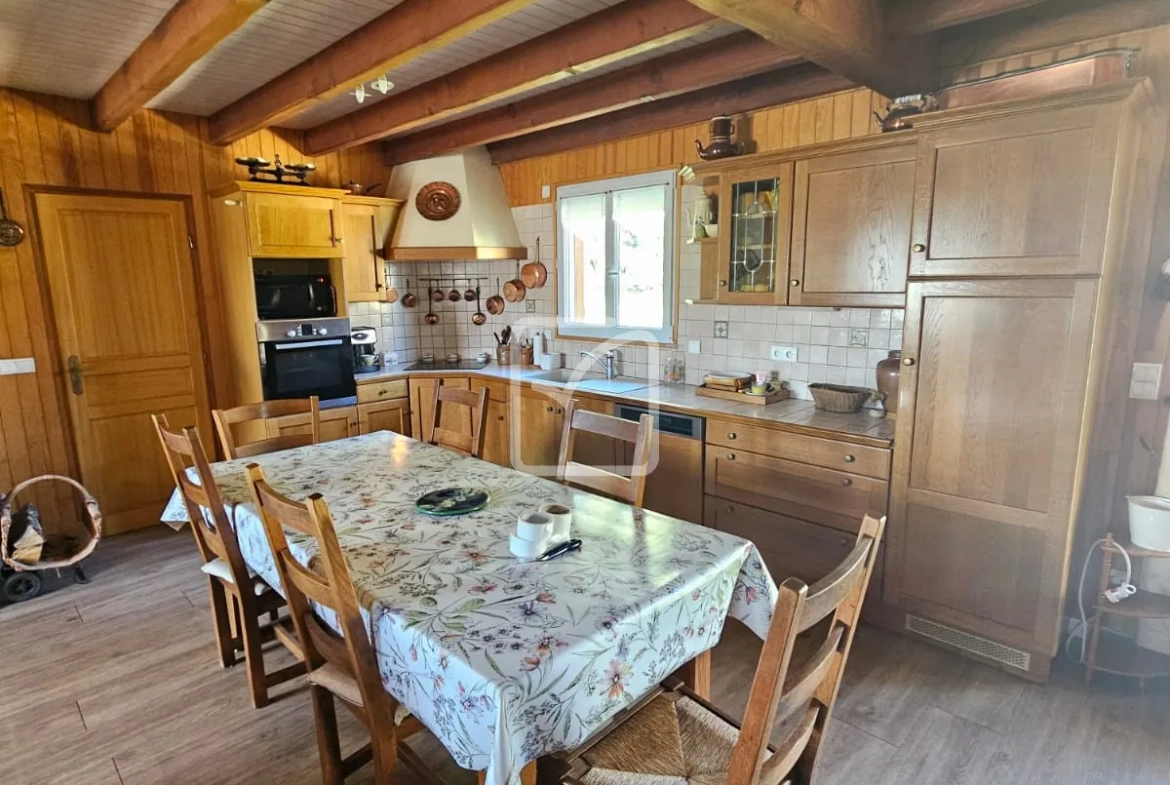 Maison en ossature bois de 154 m² à Saint-Sozy, secteur calme et proche des sites naturels 