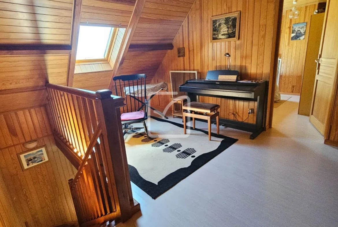 Maison en ossature bois de 154 m² à Saint-Sozy, secteur calme et proche des sites naturels 