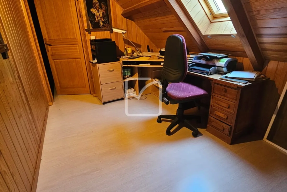 Maison en ossature bois de 154 m² à Saint-Sozy, secteur calme et proche des sites naturels 