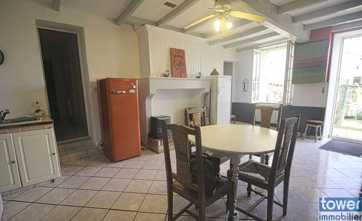 Maison familiale de 4 pièces à Matha, 117 m² avec dépendance et terrain de 300 m² 