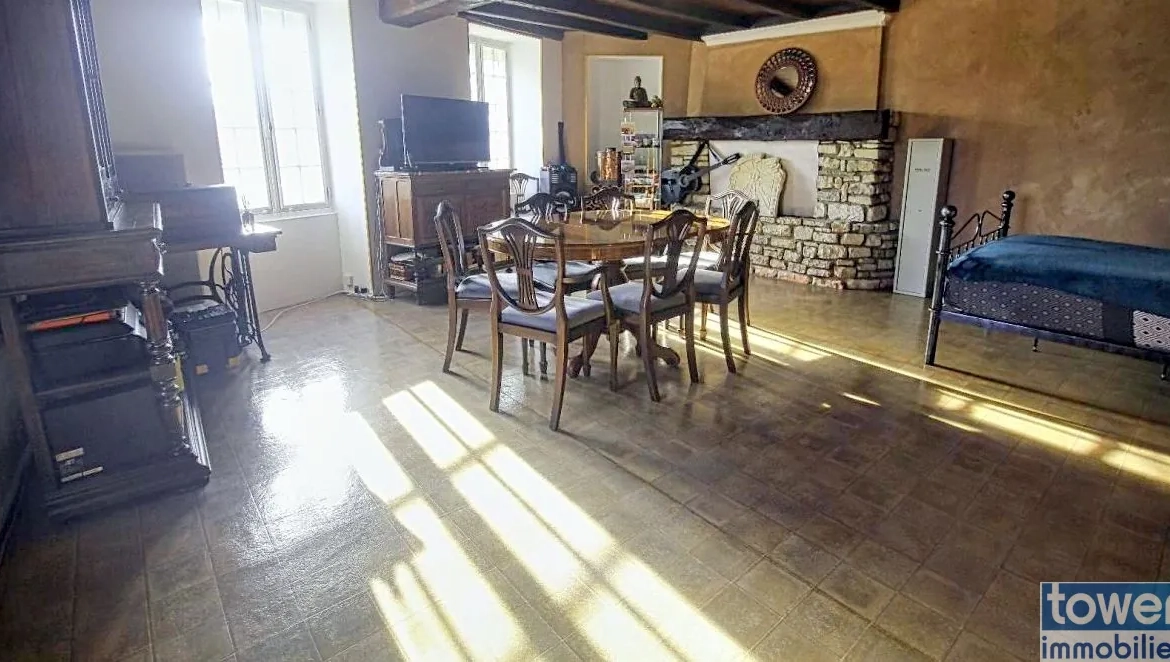 Maison familiale de 4 pièces à Matha, 117 m² avec dépendance et terrain de 300 m² 