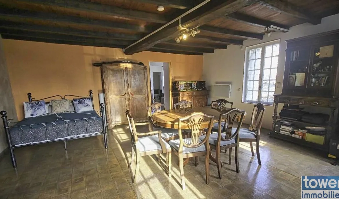 Maison familiale de 4 pièces à Matha, 117 m² avec dépendance et terrain de 300 m² 