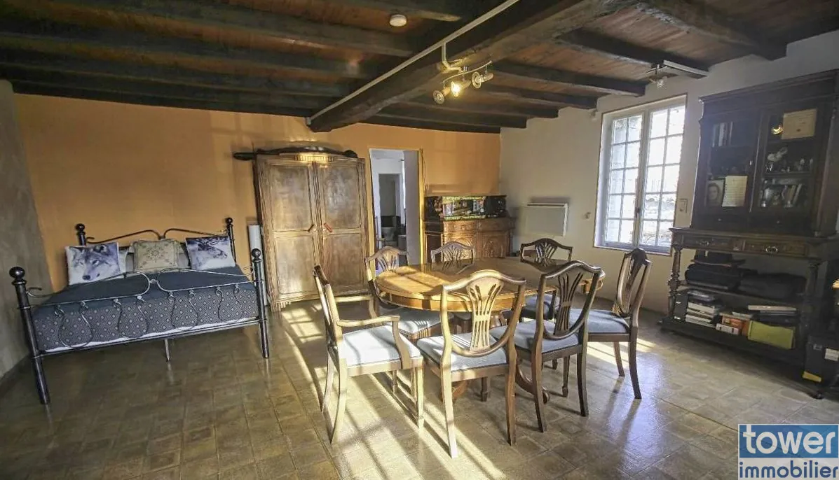 Maison familiale de 4 pièces à Matha, 117 m² avec dépendance et terrain de 300 m² 