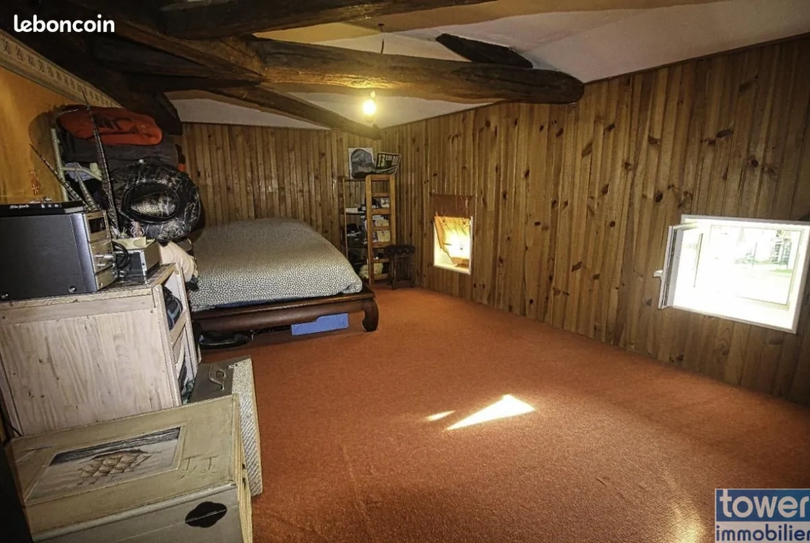 Maison familiale de 4 pièces à Matha, 117 m² avec dépendance et terrain de 300 m² 