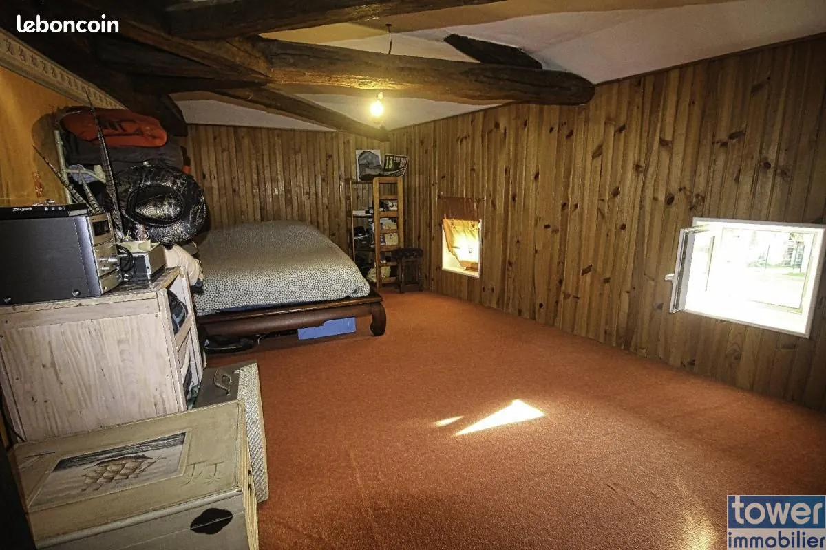 Maison familiale de 4 pièces à Matha, 117 m² avec dépendance et terrain de 300 m² 
