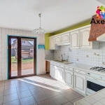 Maison à vendre à Riorges avec 3 chambres, garages et terrain clos