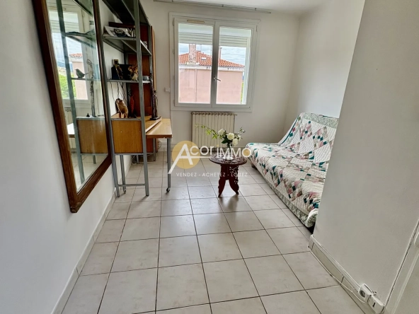 Appartement T2 lumineux avec vue dégagée à La Seyne-sur-Mer