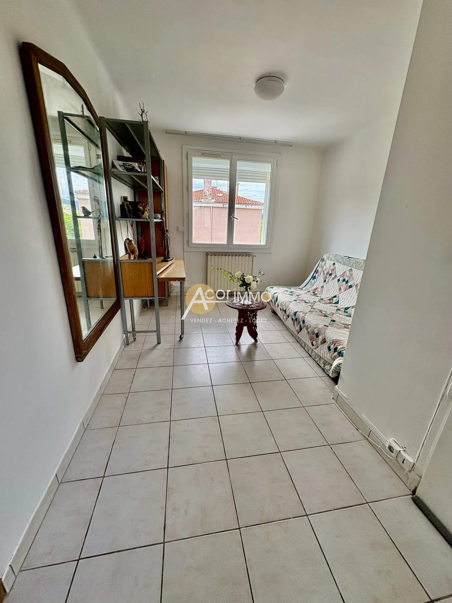 Appartement T2 lumineux avec vue dégagée à La Seyne-sur-Mer 