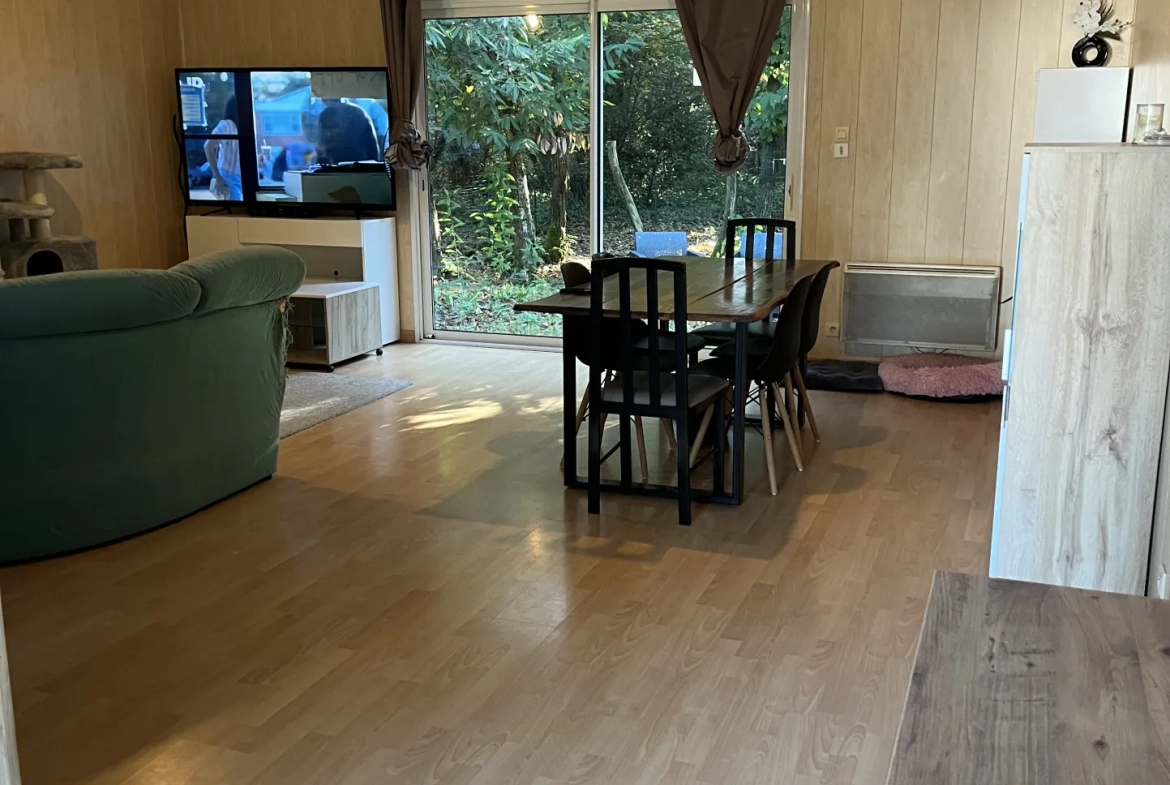 Maison de plain-pied à Thouars avec jardin et vue forestière 
