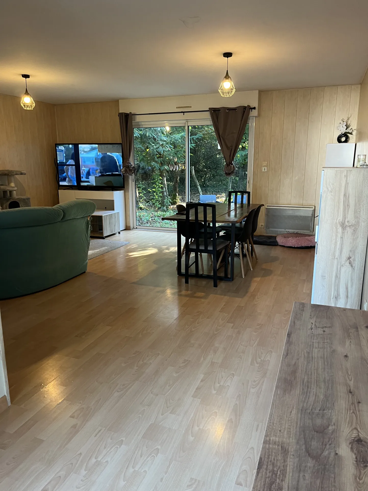 Maison de plain-pied à Thouars avec jardin et vue forestière 