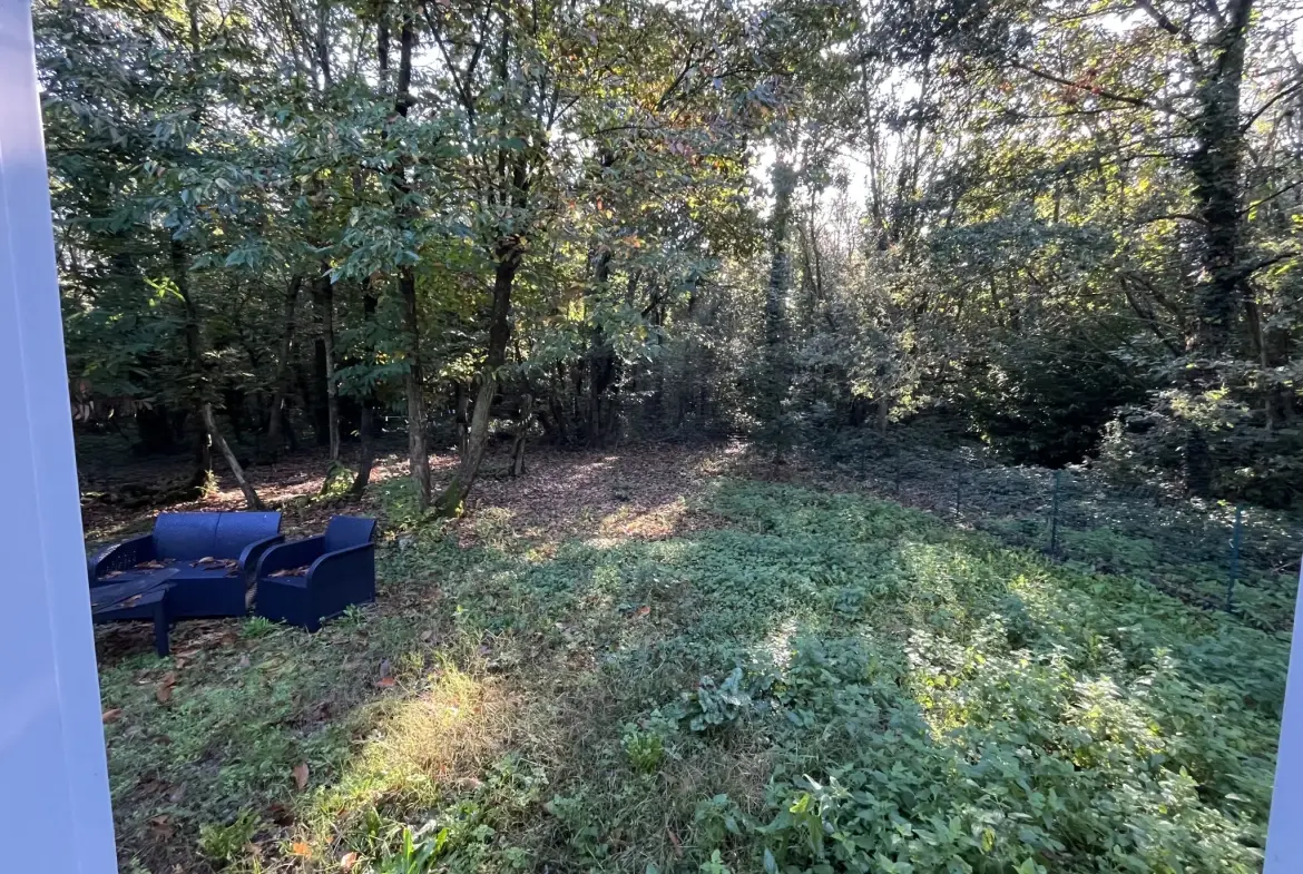 Maison de plain-pied à Thouars avec jardin et vue forestière 