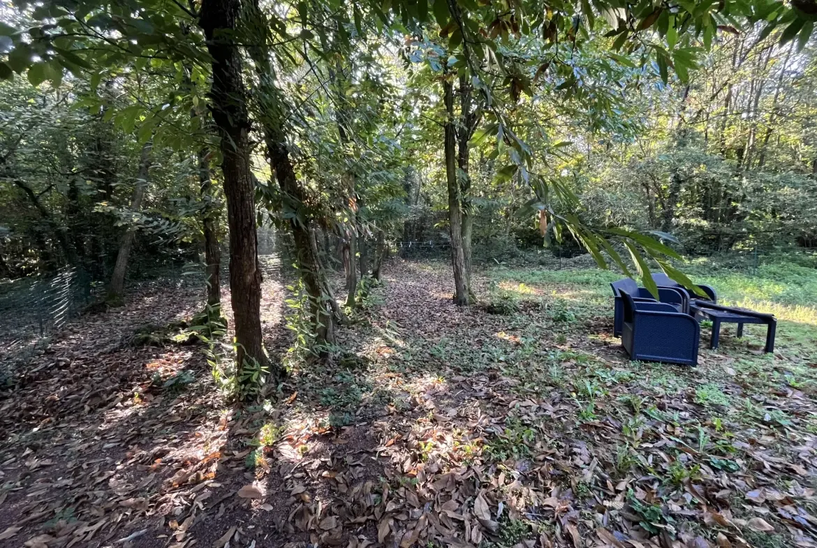 Maison de plain-pied à Thouars avec jardin et vue forestière 