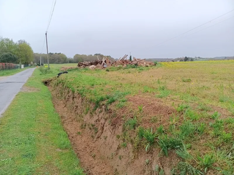 Terrain constructible de 1000 m² à Saint Sylvestre sur Lot 