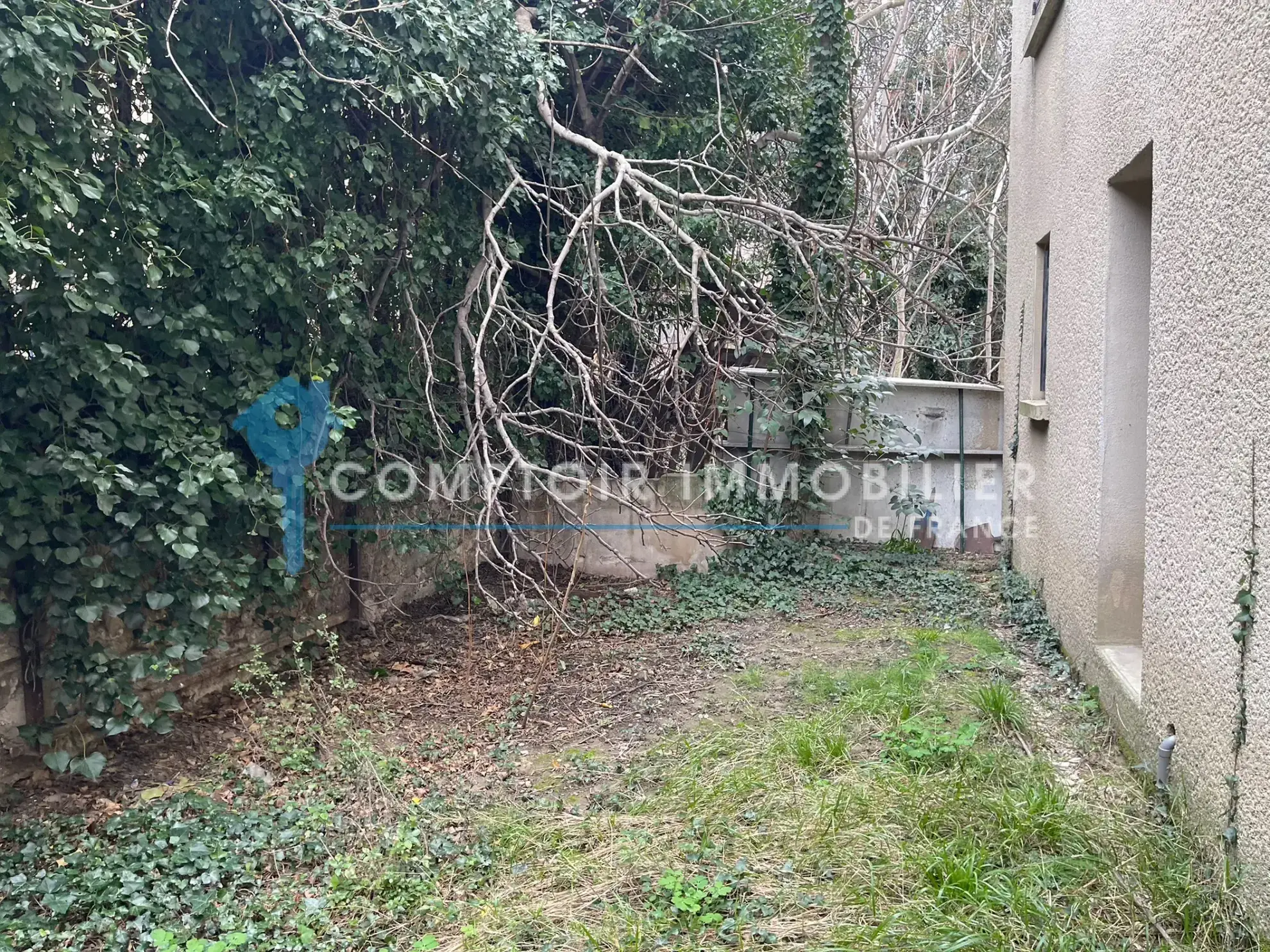Maison bifamiliale de 120 m2 avec 2 appartements indépendants à Cavaillon 