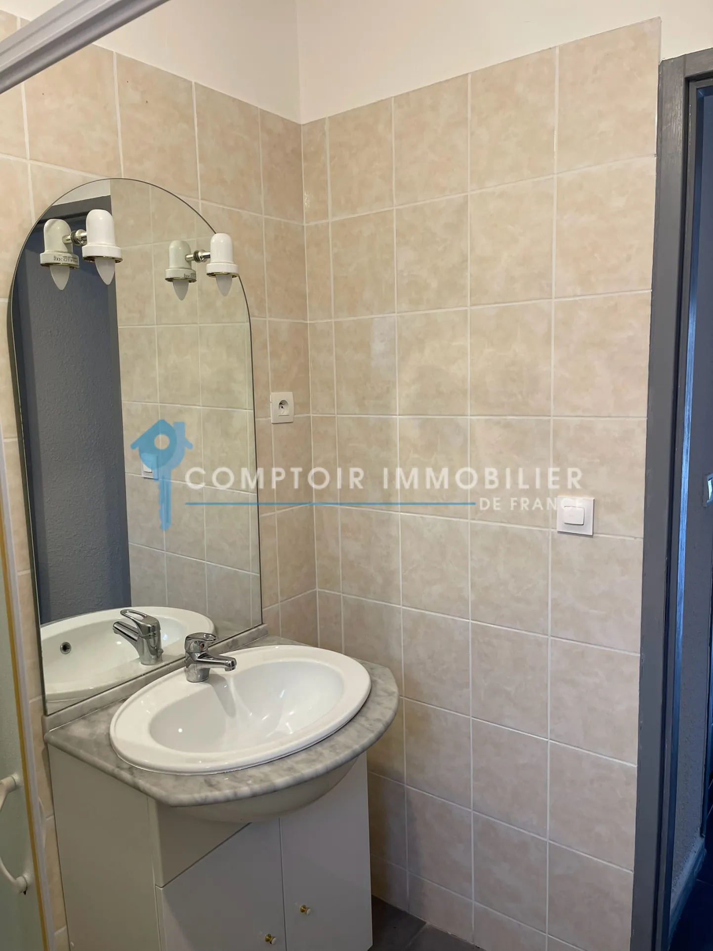 Maison bifamiliale de 120 m2 avec 2 appartements indépendants à Cavaillon 