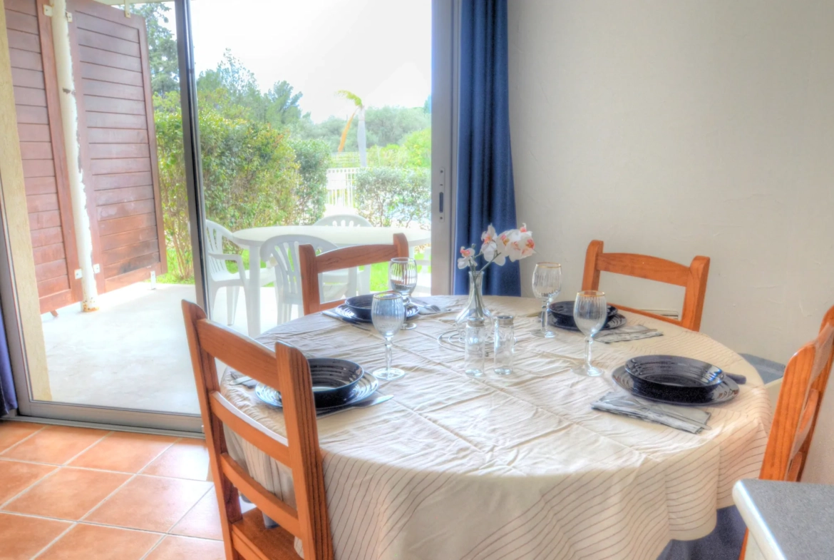Appartement T2 à La Ciotat avec terrasse et piscine, investissement idéal 