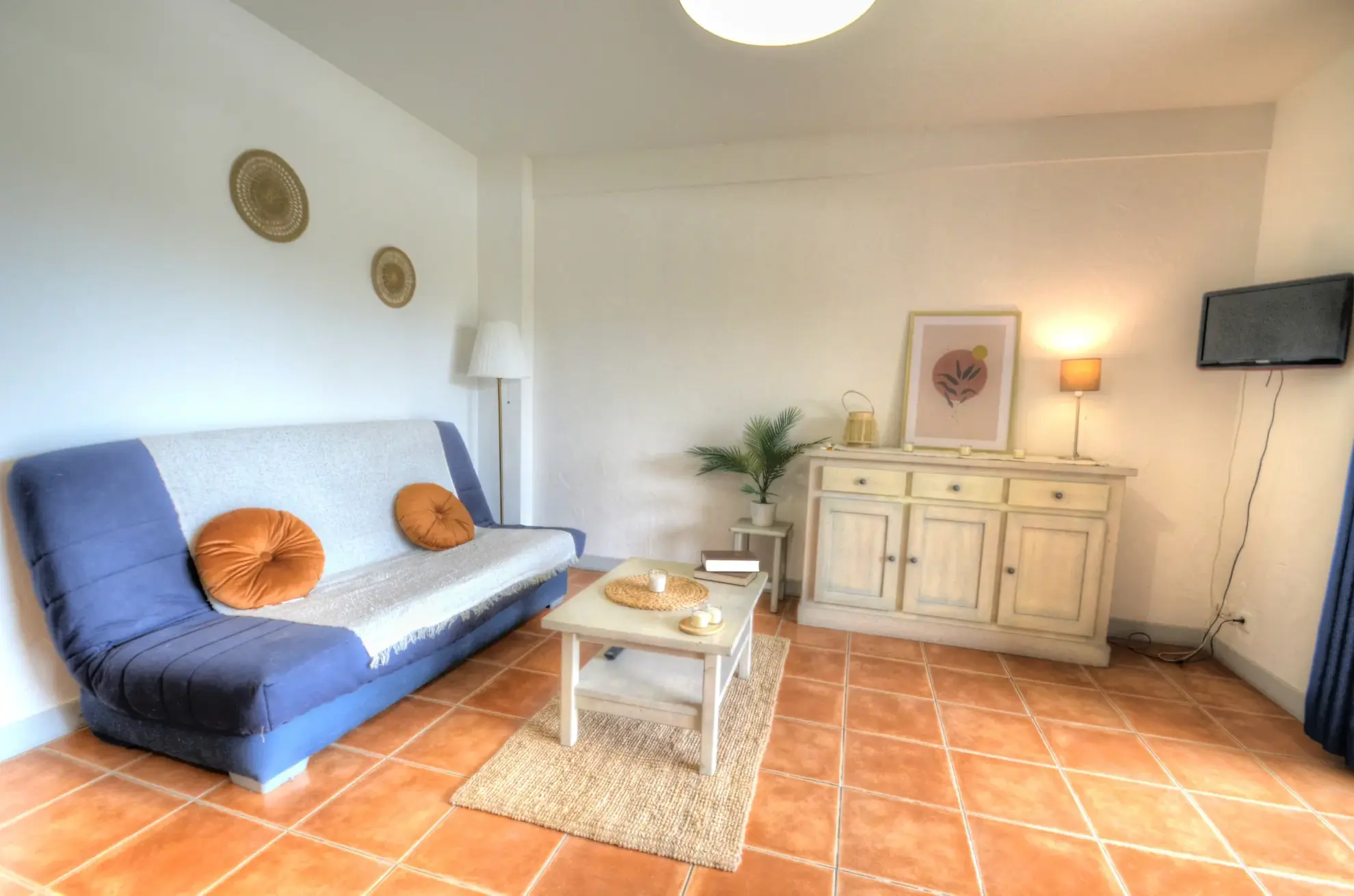 Appartement T2 à La Ciotat avec terrasse et piscine, investissement idéal 