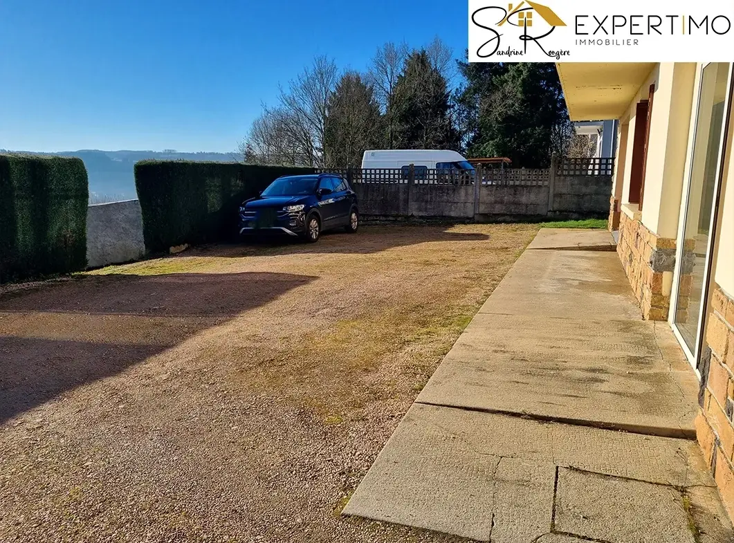 Maison 96 m² avec terrain de 1016 m² à Saint ELOY - Vue dégagée et confort moderne 